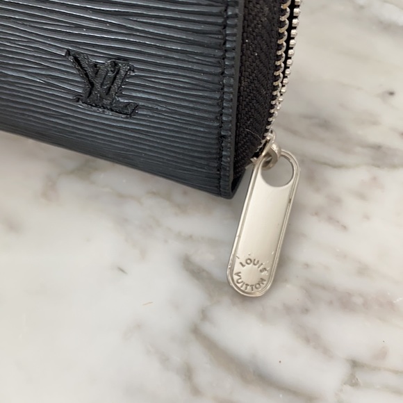 Black wallet NWOT - Picture 3 of 4